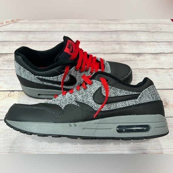 Nike Airmax 1 Essentials 2015 Men’s Size 11 - Picture 1 of 6